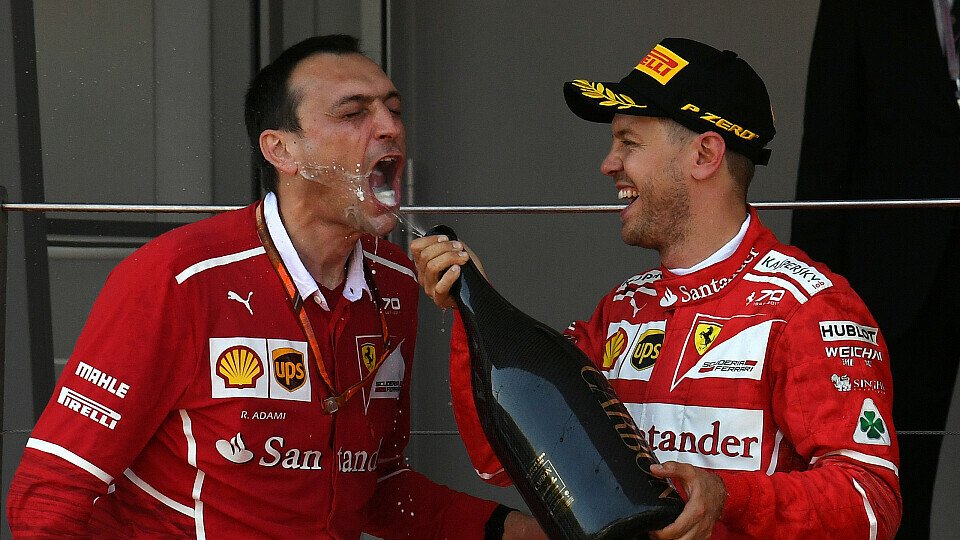 Große Freude bei Ferrari, Foto: Sutton