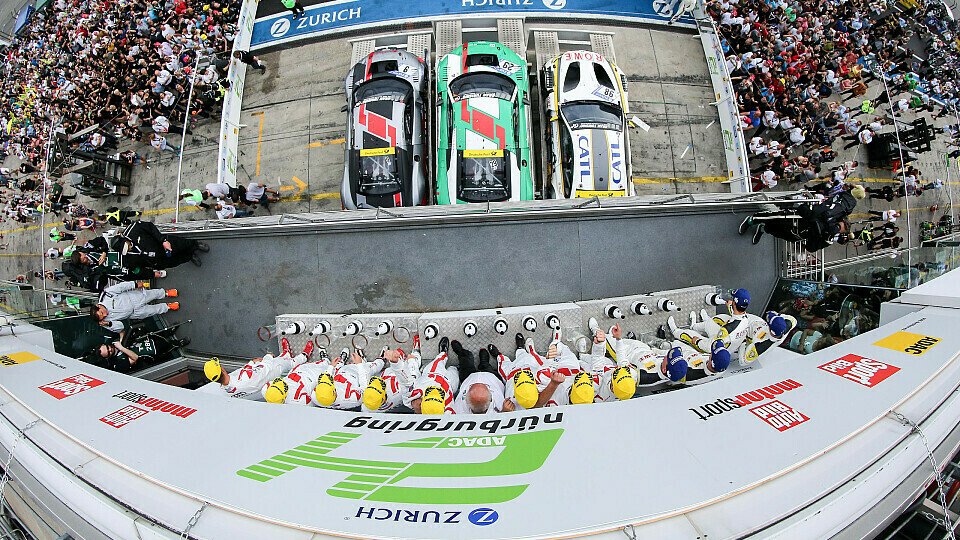 Nicht nur auf dem Podium wird das 24-Stunden-Rennen auf dem Nürburgring gefeiert, Foto: 24h Media