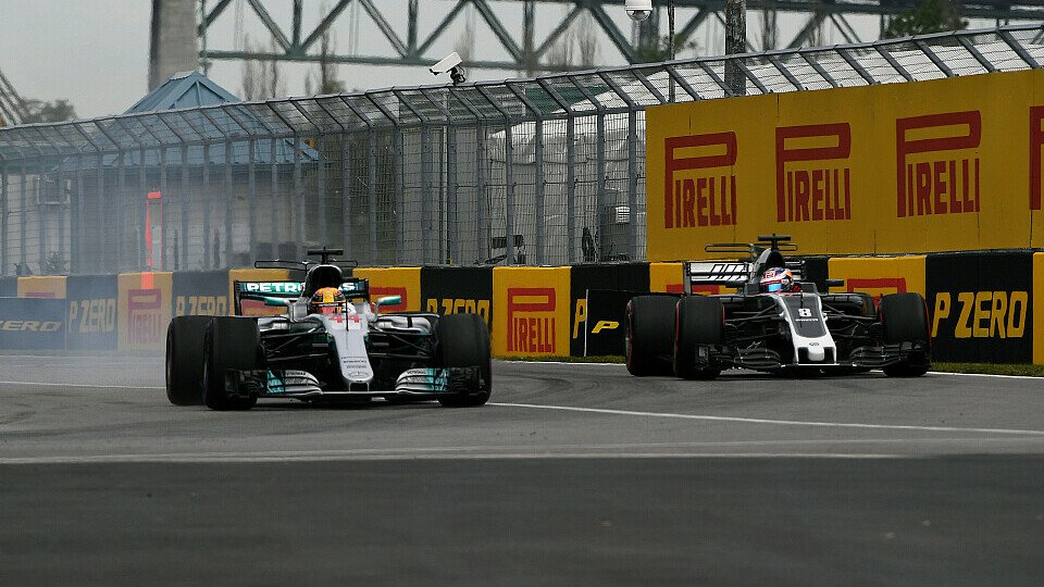 Romain Grosjean fordert eine Strafe für Lewis Hamilton - Toto Wolff hat dafür kein Verständnis, Foto: Sutton
