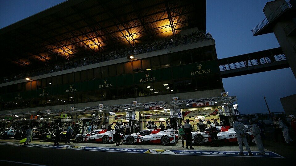 Bei Toyota gehen die LMP1-Lichter noch nicht aus, Foto: Toyota