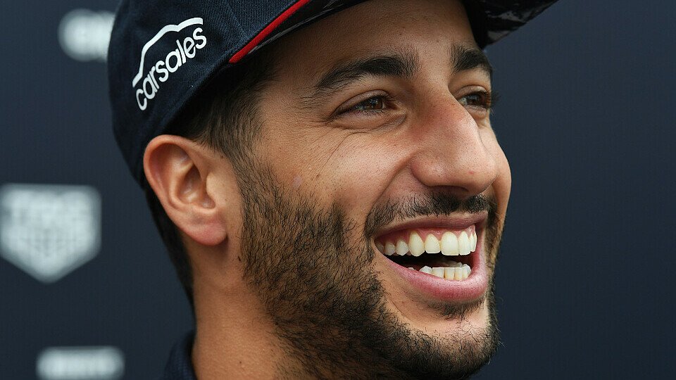 Daniel Ricciardo macht sich kaum Hoffnung auf eine weitere Reihe eins in Baku, Foto: Sutton