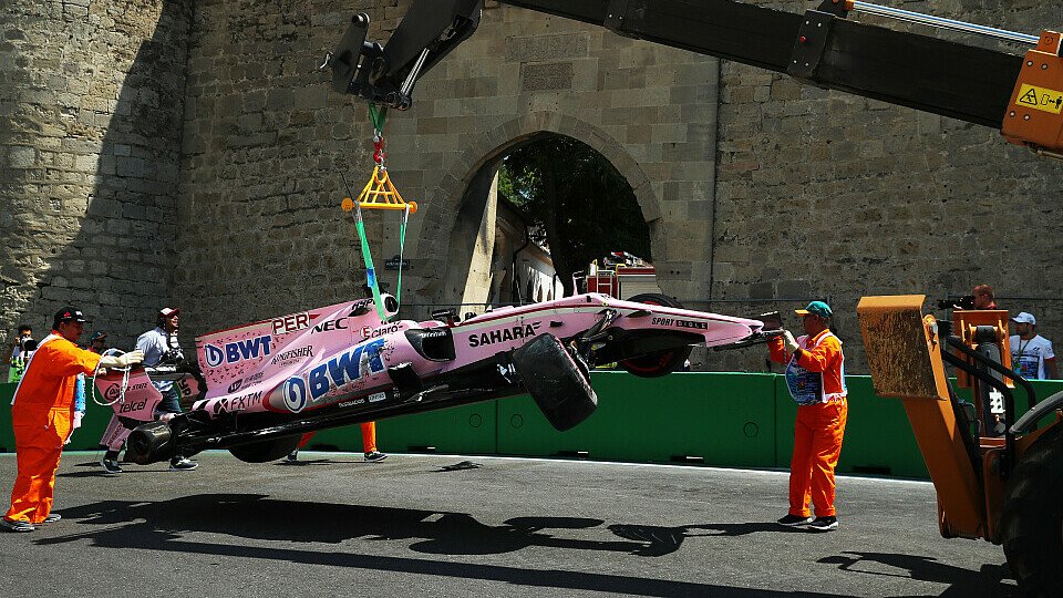 Sergio Perez war schnell und landete dann in der Mauer, Foto: Sutton