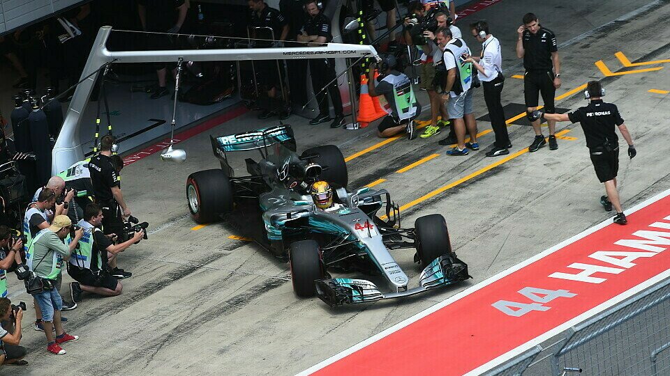 Trotz Problemen dominierte Lewis Hamilton auch das 2. Freie Training in Österreich, Foto: Motorsportpics.de/Jerry Andre