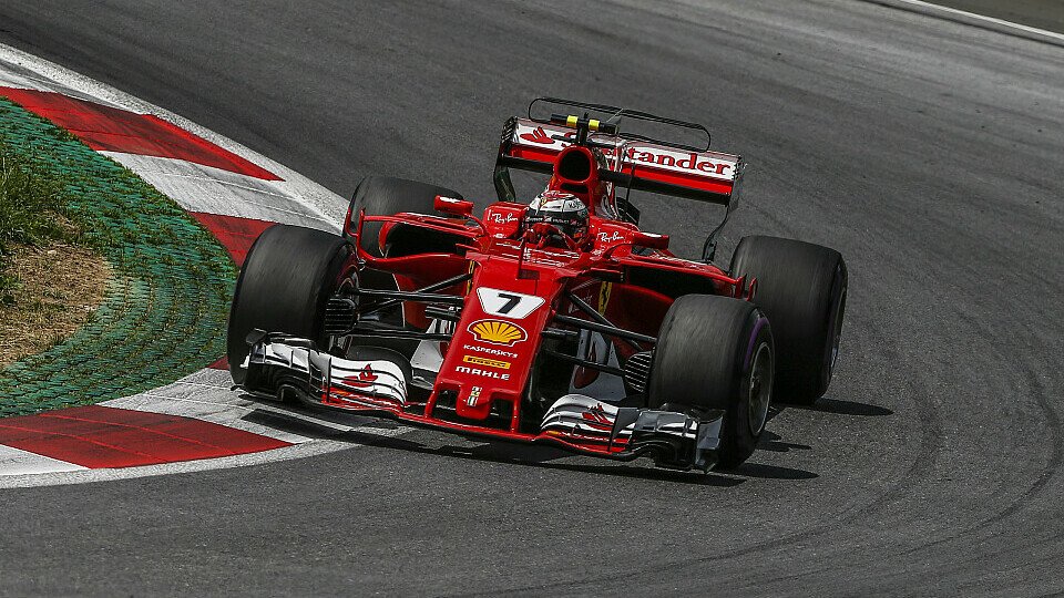Kimi Räikkönen sah sich in Österreich einem altbekannten Zucker-Peitsche-Spiel von Sergio Marchionne ausgesetzt, Foto: Sutton