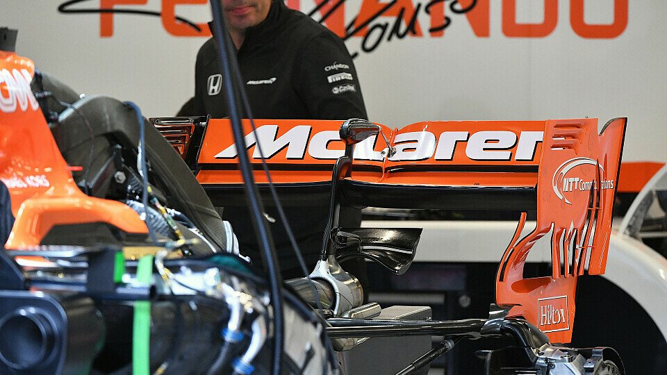 Das Honda-Heck macht bei McLaren auch beim Heimrennen in Silverstone Ärger, Foto: Sutton