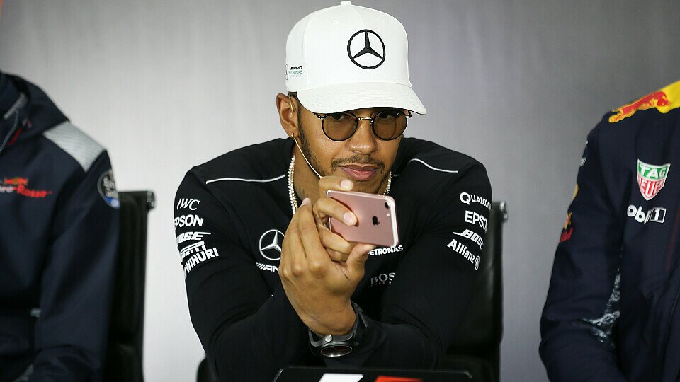 Lewis Hamilton rechtfertigt sich für sein Fernbleiben beim F1-Event in London, Foto: Sutton