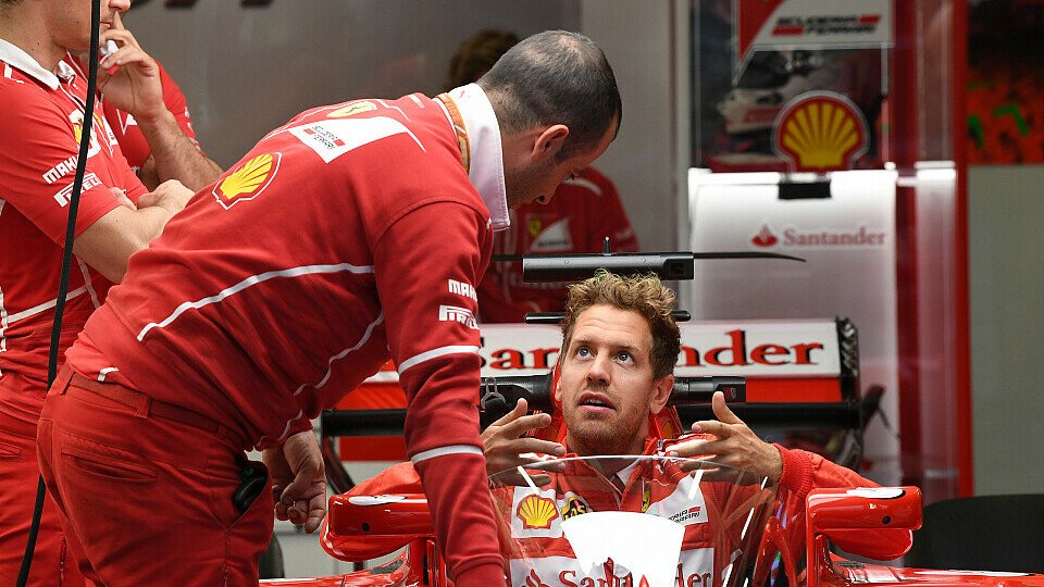 Sebastian Vettel bekommt in Silverstone nicht nur Shield angeflanscht, sondern auch eine neue PU, Foto: Sutton
