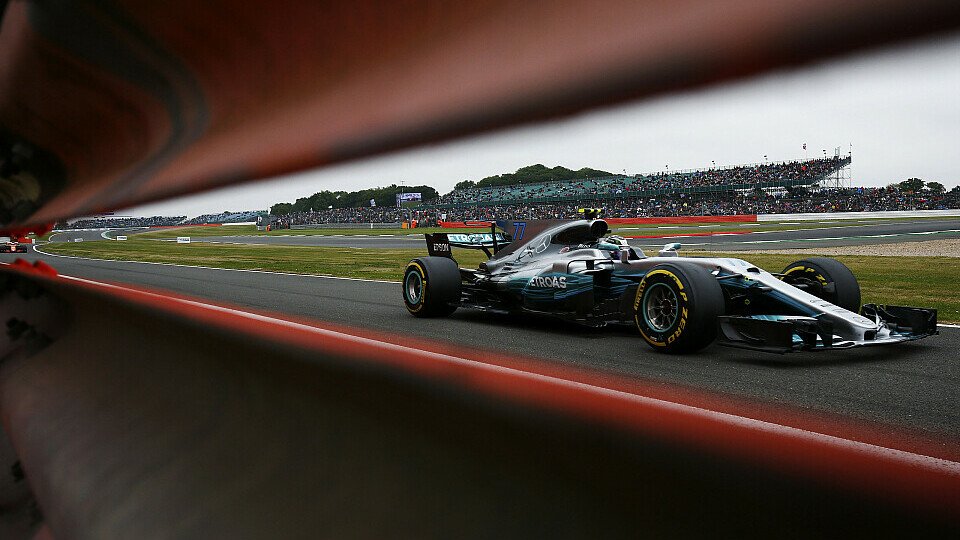 Lewis Hamilton fuhr zu seiner fünften Pole in Silverstone, Foto: LAT Images