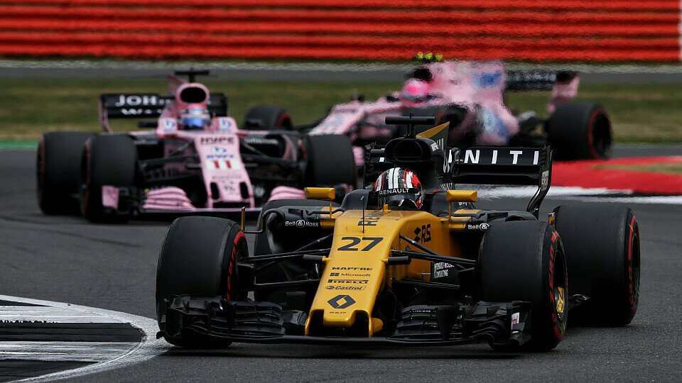 Die Force India waren für Renaults Nico Hülkenberg in Silverstone keine Gegner, Foto: Renault