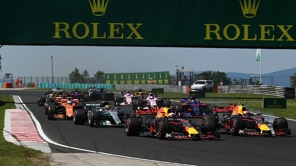 Frust bei Red Bull: Max Verstappen beendete Daniel Ricciardos Ungarn GP nach nur zwei Kurven, Foto: Sutton