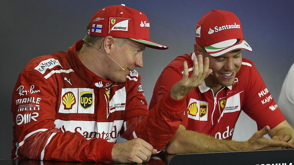 Da haben Kimi & Seb gut lachen: Gehen die Ferrari-Kumpel 2018 in ihre vierte gemeinsame Saison?, Foto: Ferrari