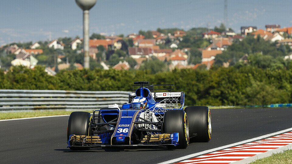 Gustav Malja fuhr beim Test in Ungarn erstmals ein Formel-1-Auto, Foto: LAT Images