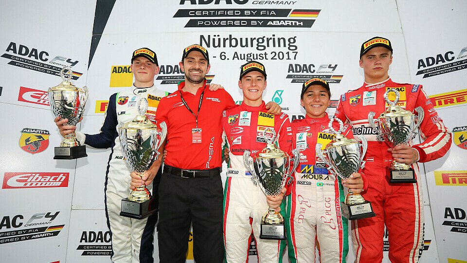 Neben Marcus Armstrong jubelten Julian Hanses und Enzo Fittipaldi auf dem Podest, Foto: ADAC Formel 4