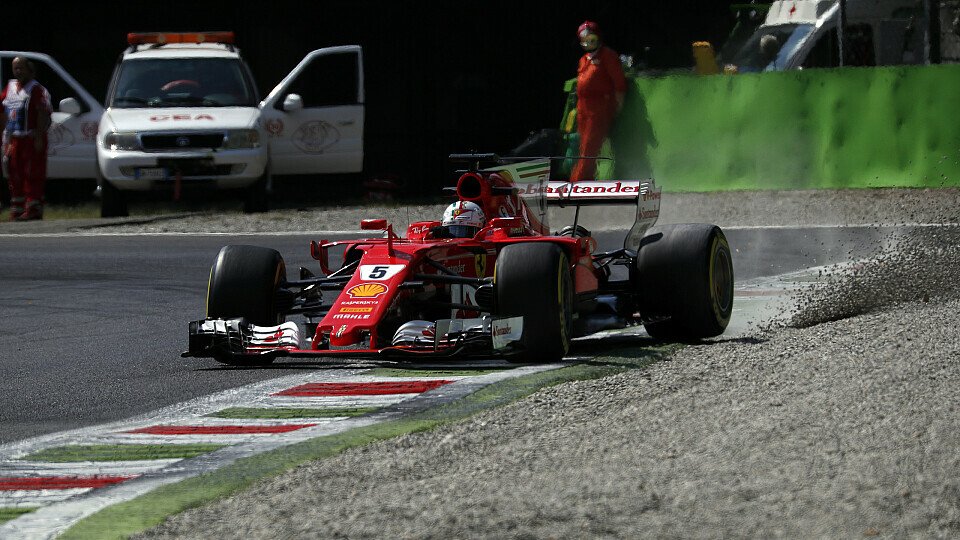 Sebastian Vettel und Ferrari müssen in Monza noch den schnellsten Weg finden, Foto: Sutton
