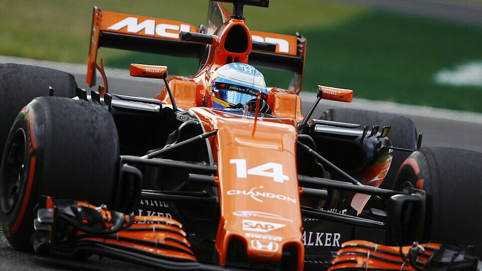 Fernando Alonso war bei McLaren oft nicht zufrieden, Foto: LAT Images