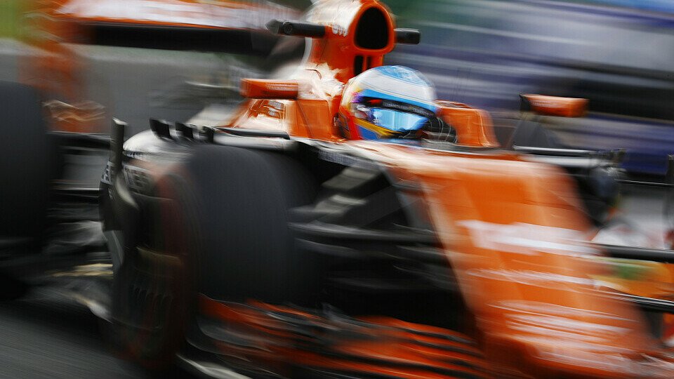 Sieht schnell aus, ist es aber nicht: Dem McLaren-Honda fehlt noch immer Leistung, Foto: LAT Images