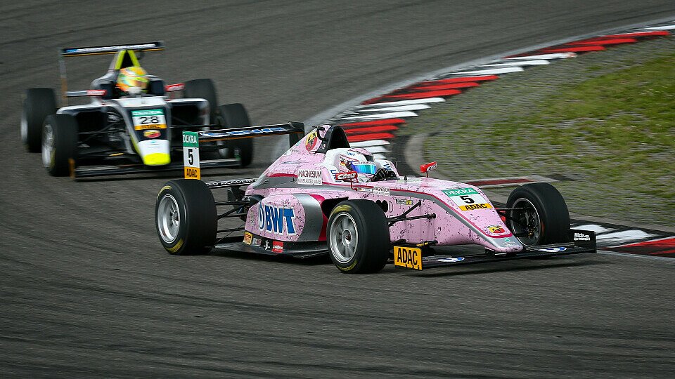 Am Nürburgring feierte Lirim Zendeli seinen zweiten Saisonsieg, Foto: ADAC Formel 4