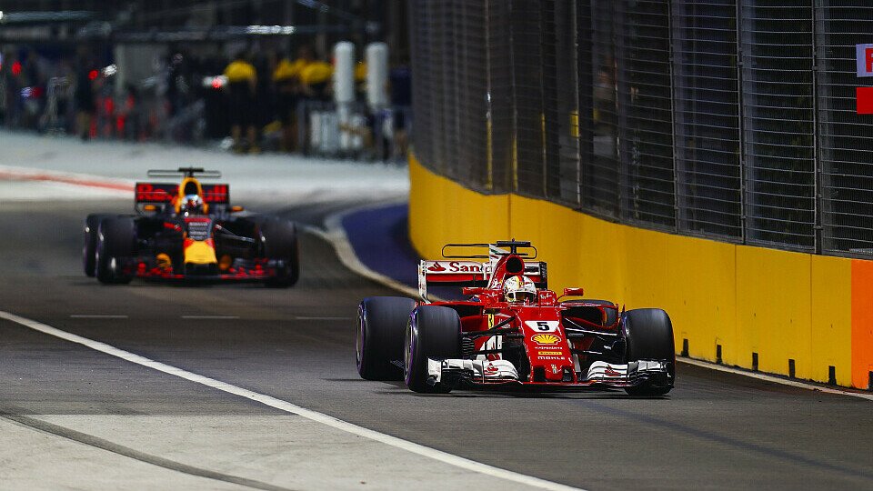 Ferrari und Red Bull sind in Singapur die Top-Favoriten auf den Sieg, Foto: LAT Images
