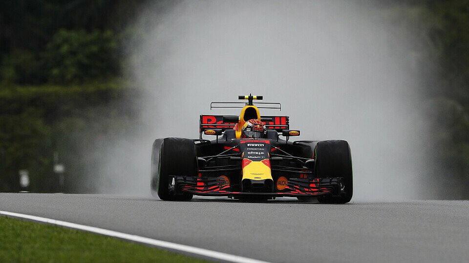 Max Verstappen fuhr im Red Bull die erste Malaysia-Bestzeit, Foto: LAT Images