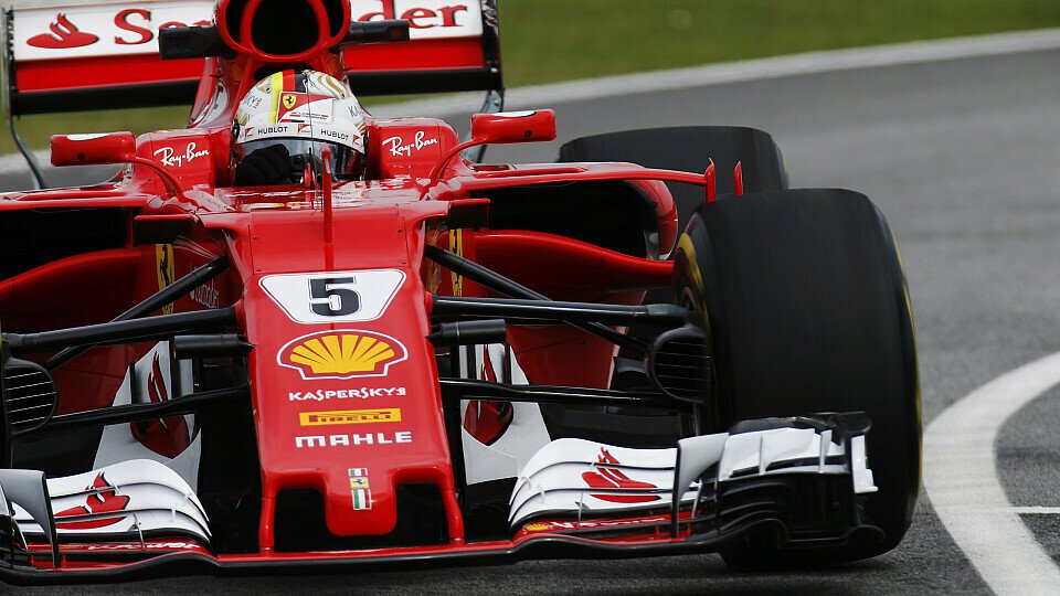 Sebastian Vettel dominierte das Training, Romain Grojseans Unfall die Schlagzeilen, Foto: LAT Images