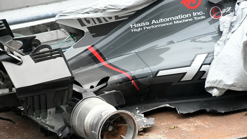 Romain Grosjean wurde Opfer eines losen Gullydeckels in Malaysia, Foto: Sutton