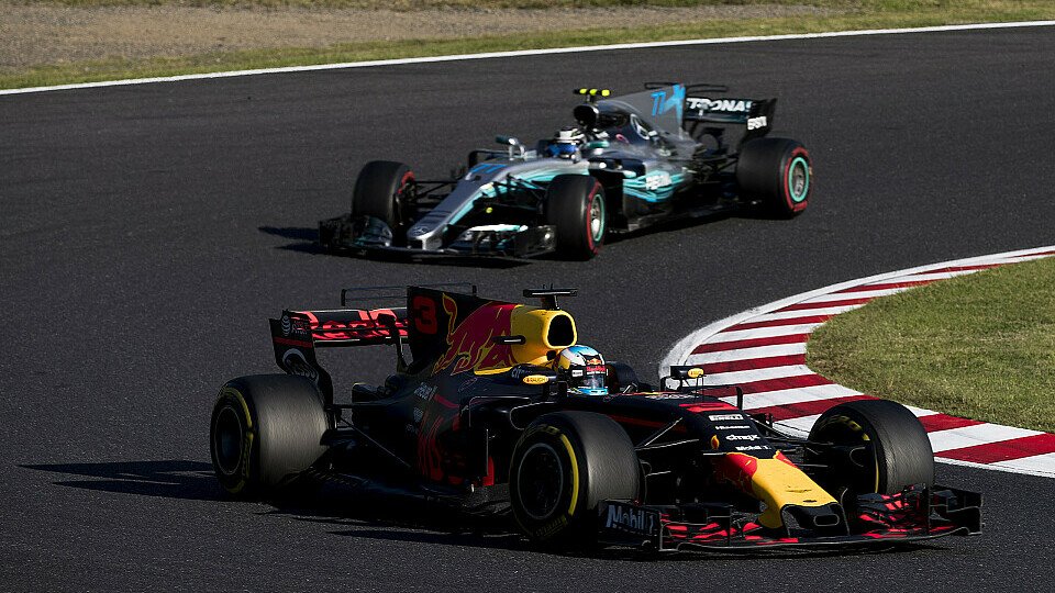 Daniel Ricciardo verteidigte seinen dritten Platz gegen Valtteri Bottas, Foto: LAT Images