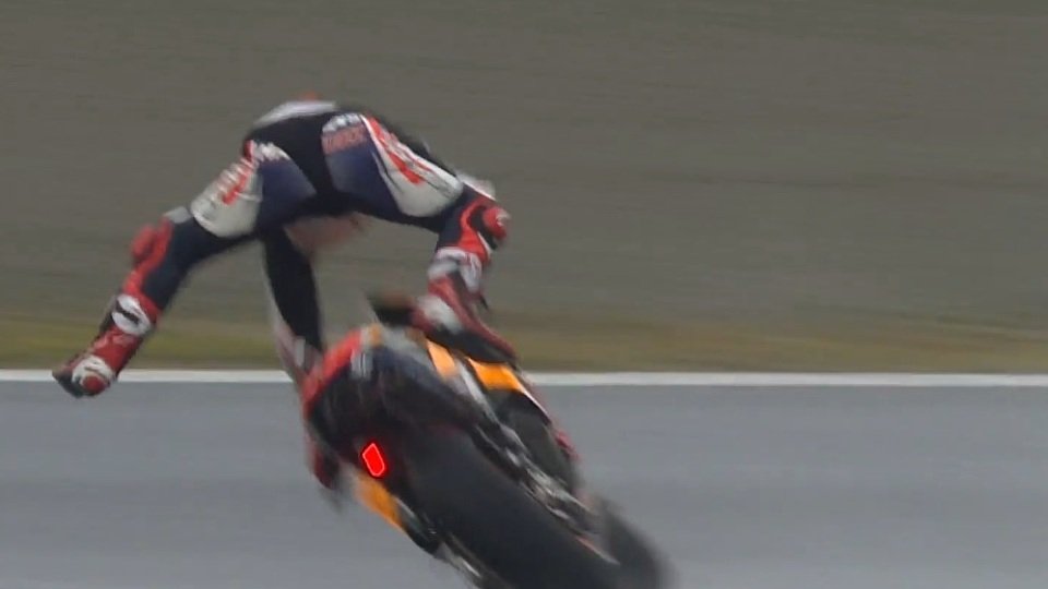Marc Marquez wurde von seiner Honda unsafnt abgeworfen, Foto: Screenshot/MotoGP