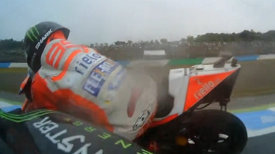 Die Onboard-Perspektive zeigt den haarigen Moment zwischen Lorenzo und Zarco, Foto: Screenshot/MotoGP
