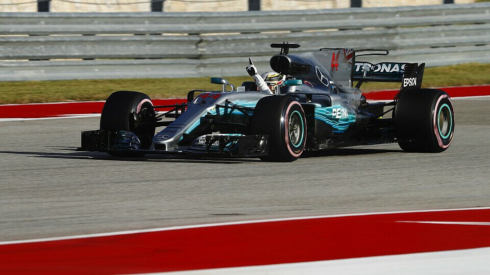 Lewis Hamilton startet den USA GP in Austin von Pole, Foto: LAT Images