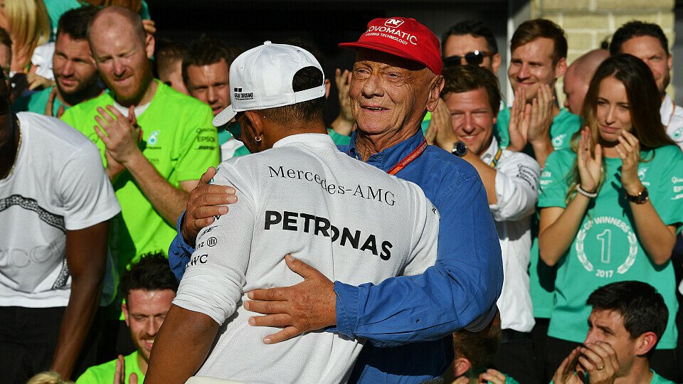 Die Formel-1-Weltmeister Niki Lauda und Lewis Hamilton pflegten bei Mercedes eine besondere Beziehung, Foto: Sutton