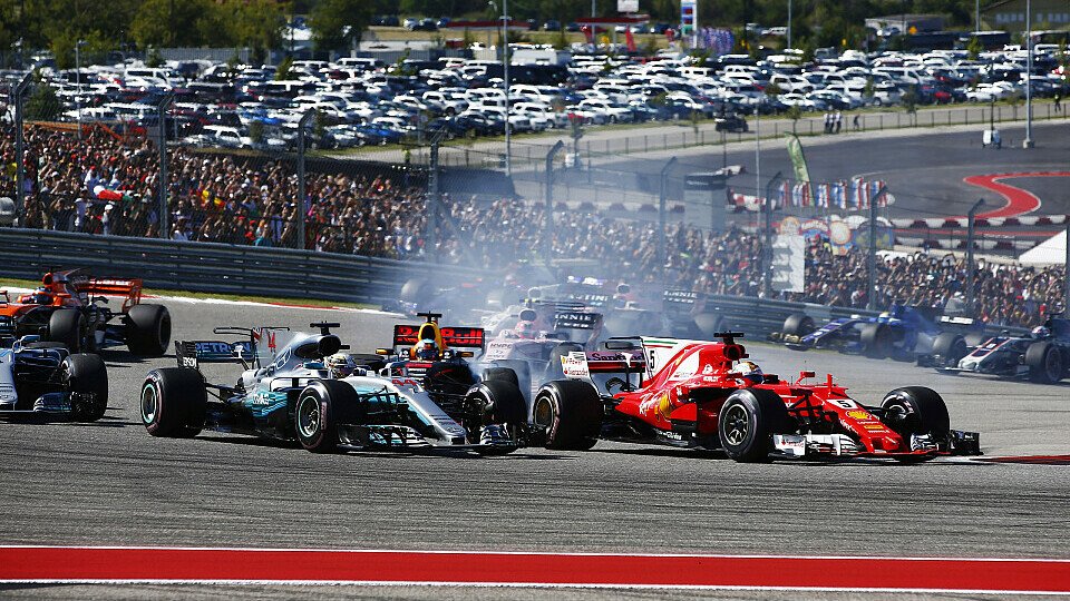 Sebastian Vettel und Lewis Hamilton stehen in Austin erneut vor einem vielleicht entscheidenden Duell, Foto: Sutton