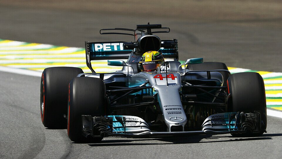 Lewis Hamilton holt sich die erste Bestzeit in Brasilien, Foto: LAT Images