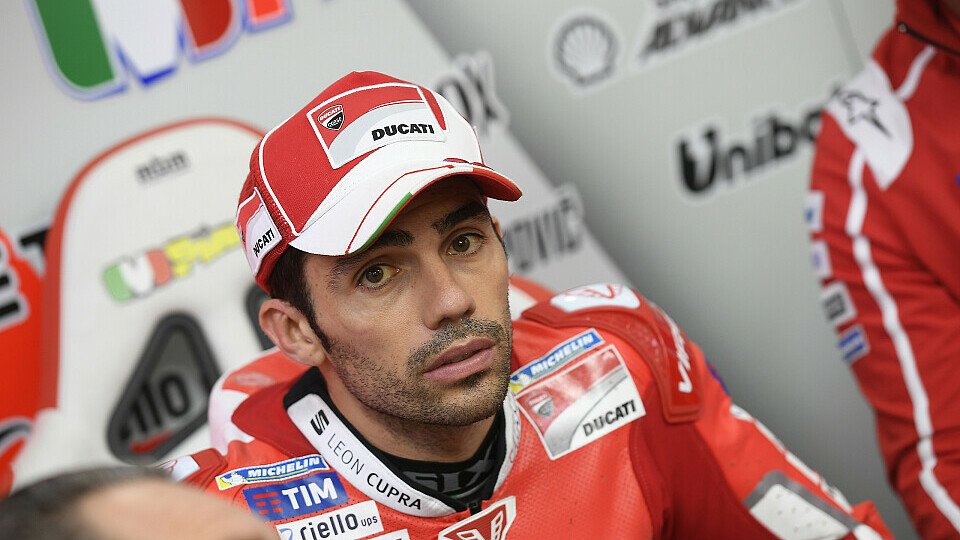 Michele Pirro ist bei seinem Crash glimpflich davongekommen, Foto: Ducati