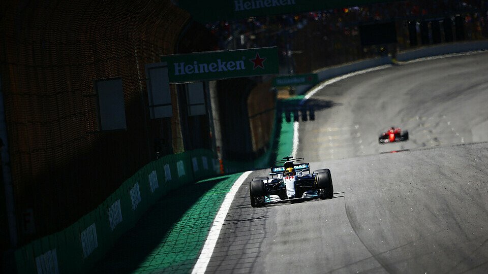 Lewis Hamilton kam in Brasilien auf Rang vier, Foto: LAT Images