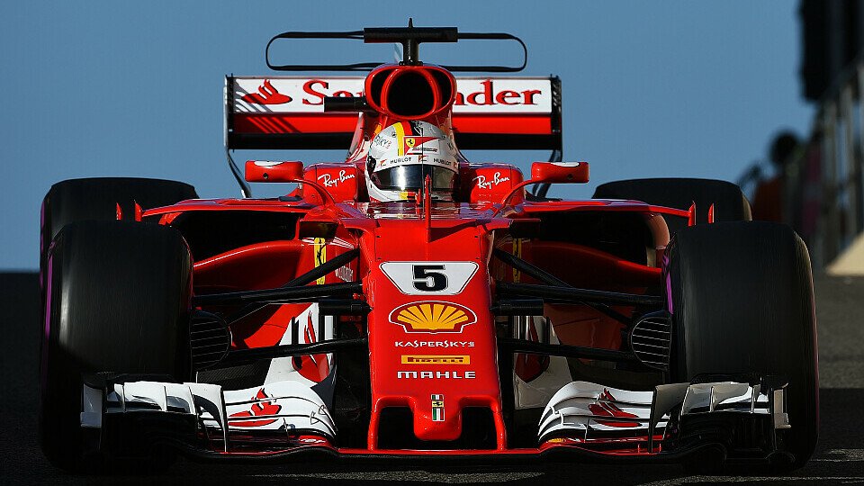 Bis 2017 zierte der Santander-Schriftzug den Ferrari-Heckflügel., Foto: Sutton