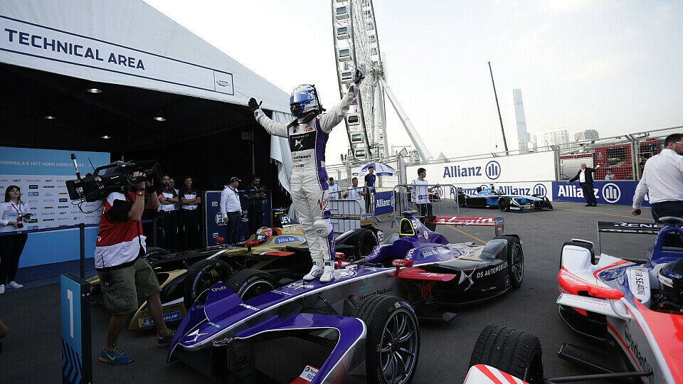 Sam Bird gewinnt den Formel-E-Auftakt in Hongkong trotz Strafe, Foto: LAT Images