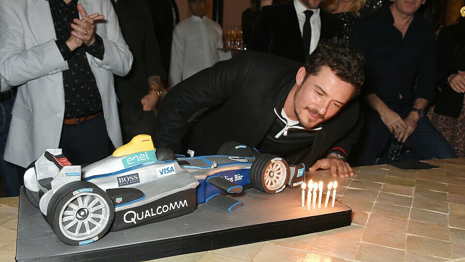 Demofahrt, Crash und einen Kuchen: Orlando Bloom wurde bei der Formel E nicht langweilig, Foto: Dave Benett