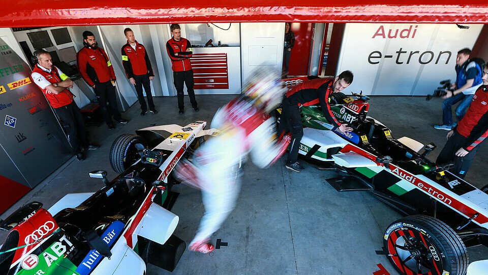 In der Formel E wurde die Mindestwartezeit beim Boxenstopp während der Saison abgeschafft, Foto: Audi Sport