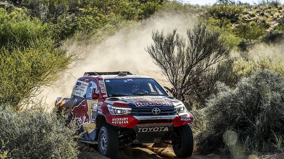 Fernando Alonso soll in Südafrika die Dakar-Spezfikation des Toyota Hilux testen, Foto: Dakar