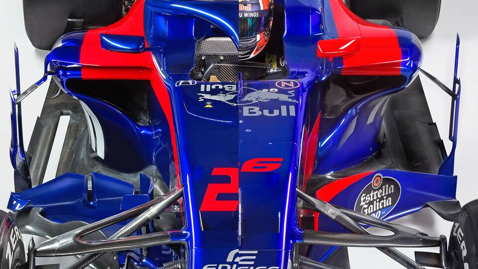Der Toro Rosso STR13 (links) im direkten Vergleich mit seinem Vorgänger, Foto: Red Bull Content Pool