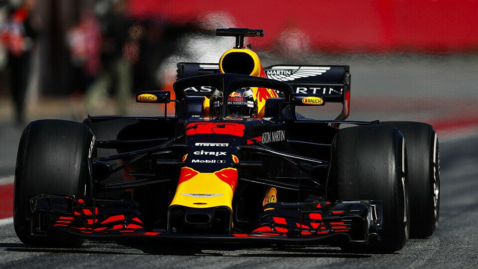 Auch Red Bull war beim Formel-1-Test in Barcelona nicht vor einem Renault-Defekt gefeit, Foto: LAT Images