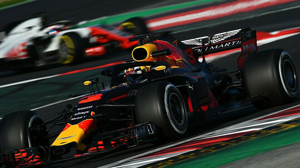 Daniel Ricciardo pulverisierte beim Formel-1-Test den Streckenrekord von Felipe Massa in Barcelona, Foto: Sutton