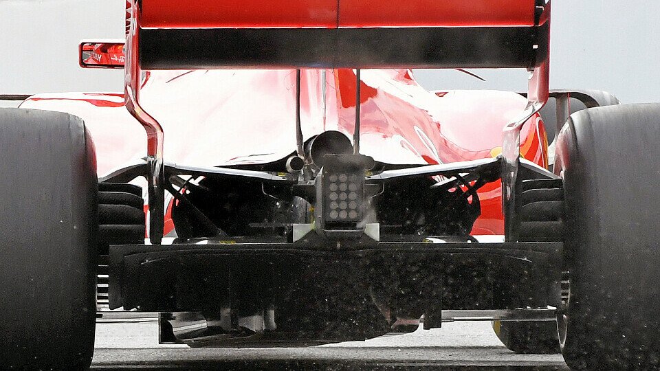 Die FIA gibt neue Vorgaben zur Nutzung von Abgasen und Halo bekannt, Foto: Sutton