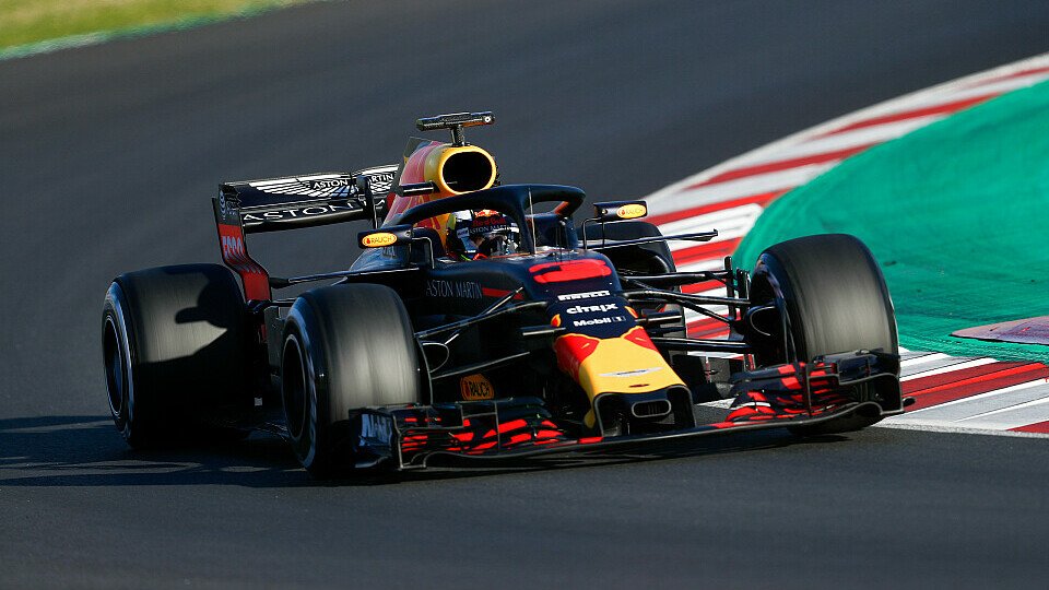 Red-Bull-Pilot Daniel Ricciardo unterbot bei den Testfahrten in Barcelona den absoluten Rundenrekord von Ferrari, Foto: LAT Images