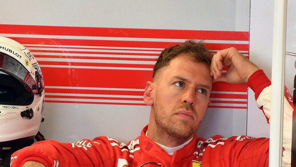 Sebastian Vettel verlor im 2. Freien Training für den Australien GP in Melbourne viel Zeit auf Spitzenreiter Lewis Hamilton im Mercedes, Foto: Sutton