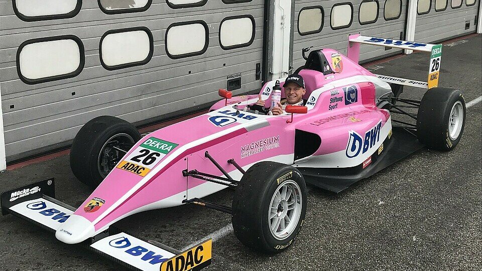 Leon Köhler wird 2018 ein Pink Panther, Foto: BWT Mücke Motorsport