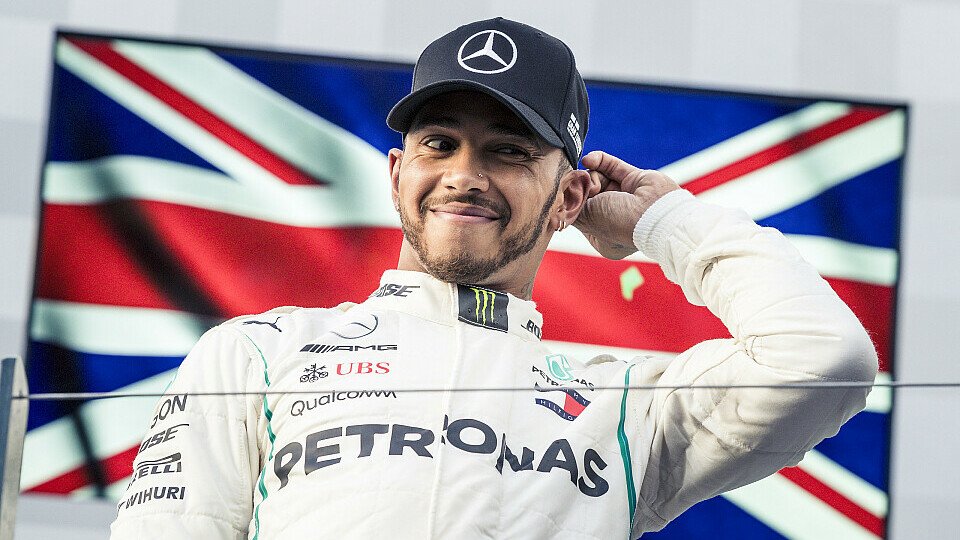 Lewis Hamilton glaubt, dass Mercedes den Sieg von Ferrari-Pilot Sebastian Vettel beim Formel-1-Auftakt in Australien hätte verhindern können, Foto: Sutton