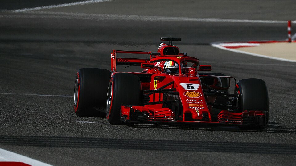 Ferrari-Pilot Sebastian Vettel holte in Bahrain seine erste Pole Position in der Saison 2018, Foto: Sutton