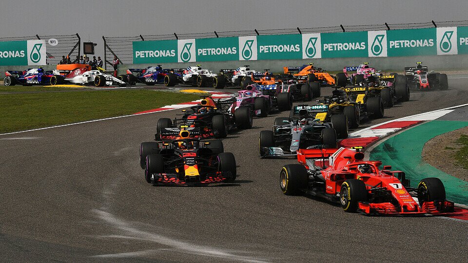 Die Top-Teams Ferrari, Red Bull und Mercedes wählen für Baku unterschiedliche Reifentaktiken, Foto: Sutton
