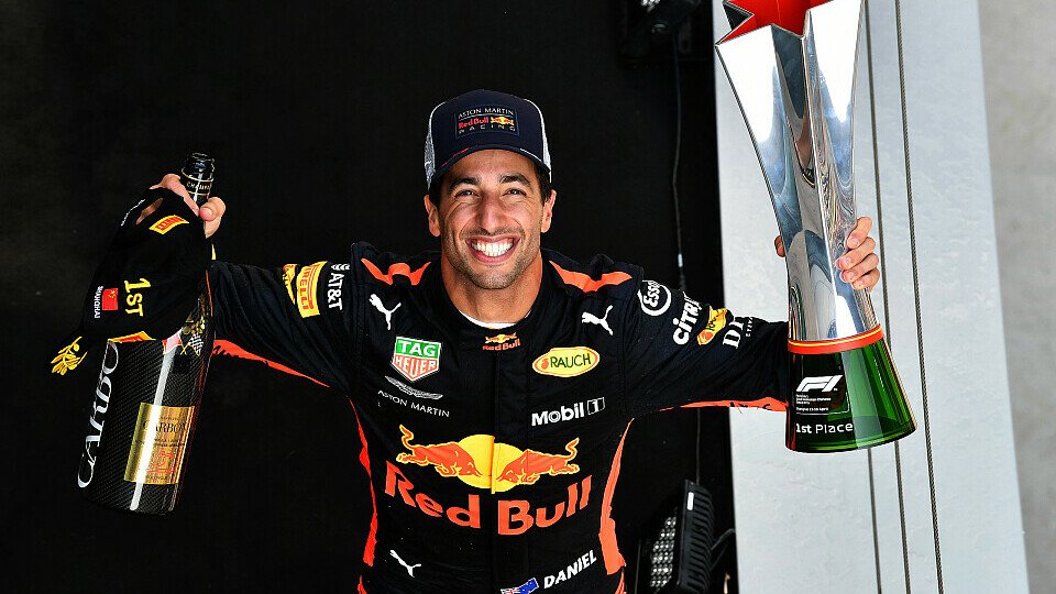 Daniel Ricciardo wird für die Formel-1-Saison 2019 mit Ferrari und Mercedes in Verbindung gebracht, Foto: Sutton